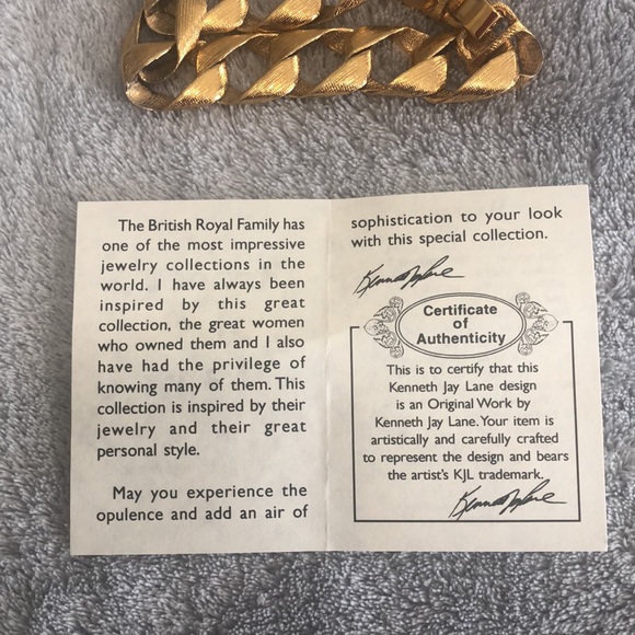 Gold tone chain bracelet - Picture 7 of 9